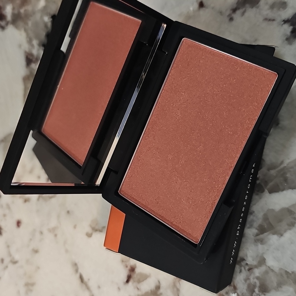 NIB Phase Zero Making Moves Blusher